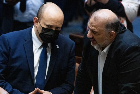 غضب بين أعضاء الكنيست على نفتالي بينيت بعد قراره بخصوص الأقصى